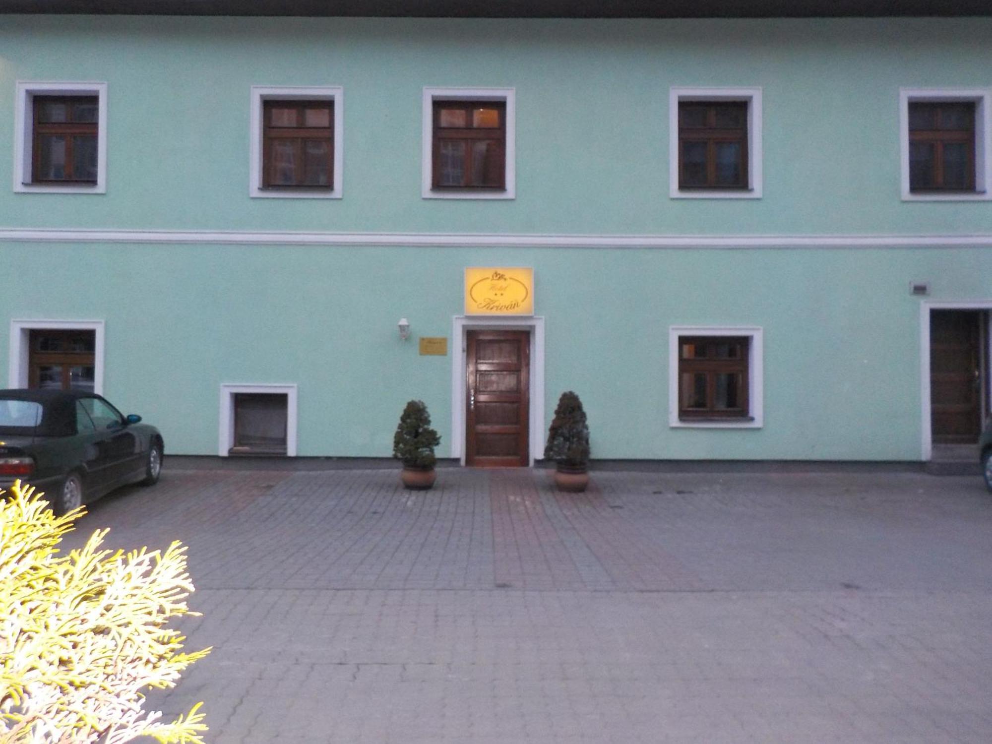 Hotel Krivan Kysucke Nove Mesto 외부 사진