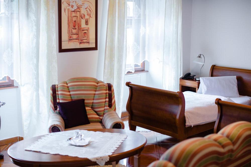 Hotel Krivan Kysucke Nove Mesto 외부 사진