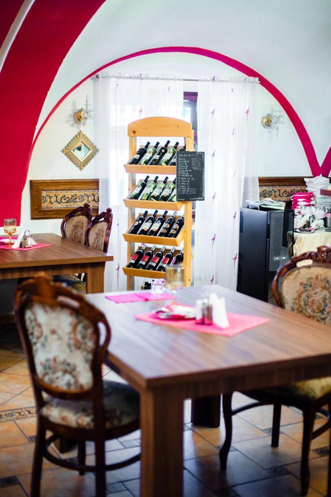 Hotel Krivan Kysucke Nove Mesto 외부 사진